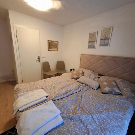 Guesthouse Unique Сараево Стая снимка