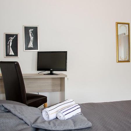 Guesthouse Unique Сараево Екстериор снимка