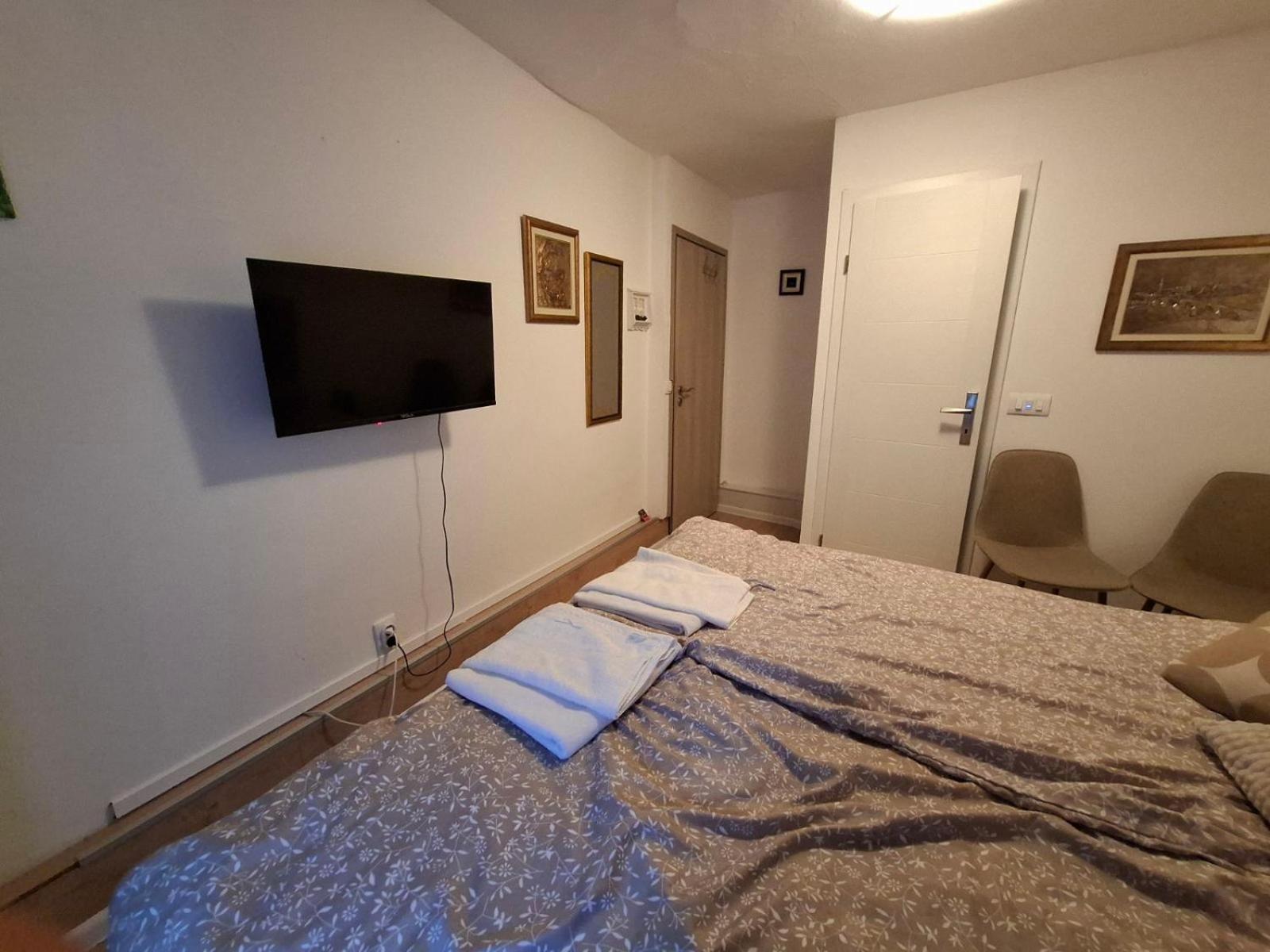 Guesthouse Unique Сараево Стая снимка