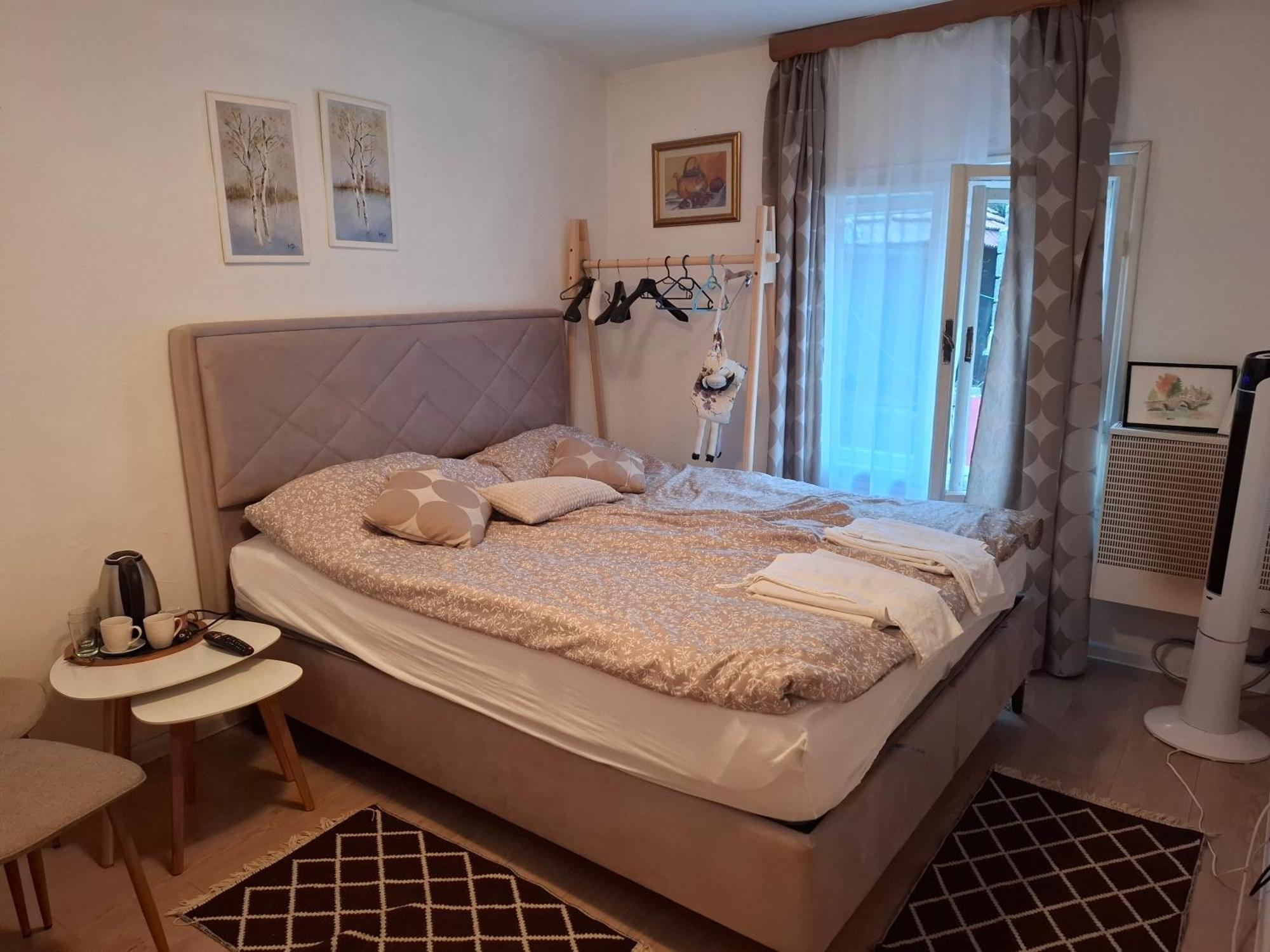 Guesthouse Unique Сараево Стая снимка