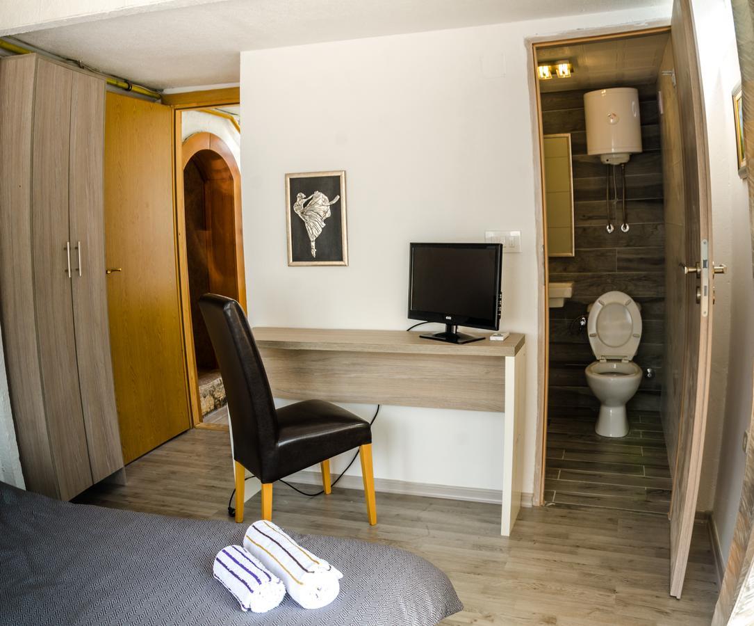 Guesthouse Unique Сараево Екстериор снимка