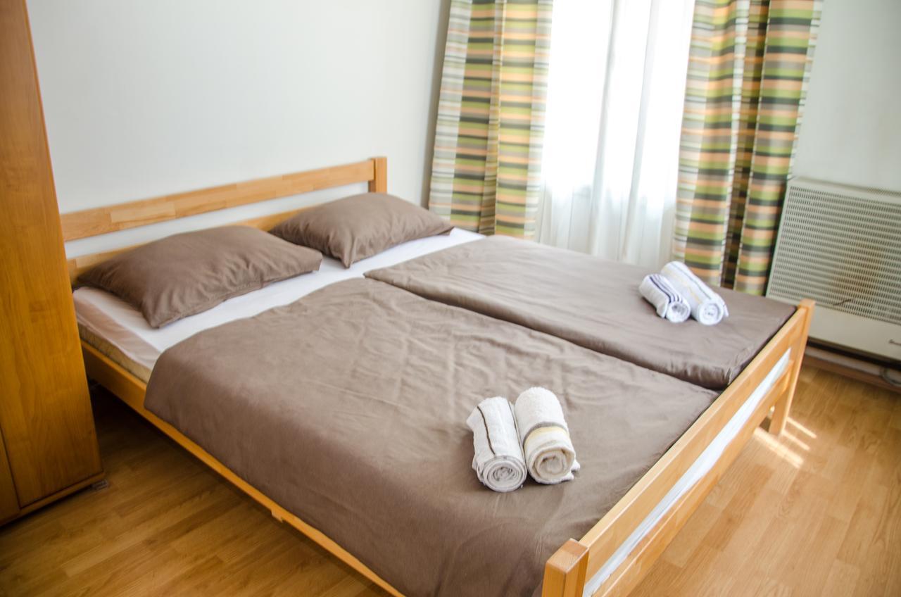 Guesthouse Unique Сараево Екстериор снимка